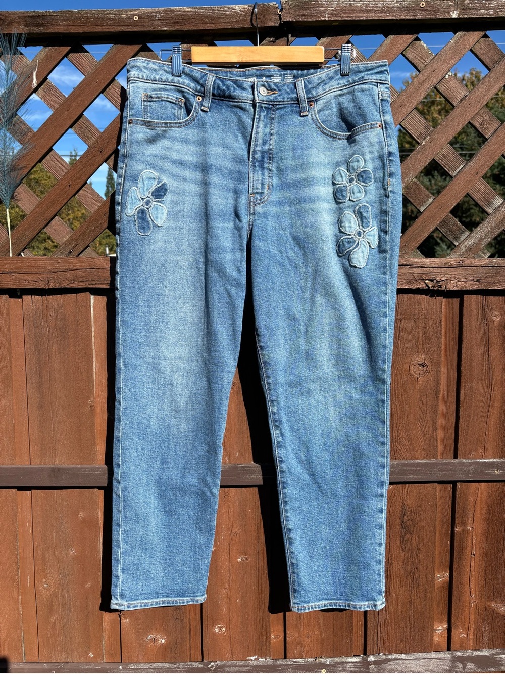 Old Navy | High-Waisted OG Straight Floral Applique Ankle Jeans | Size 16